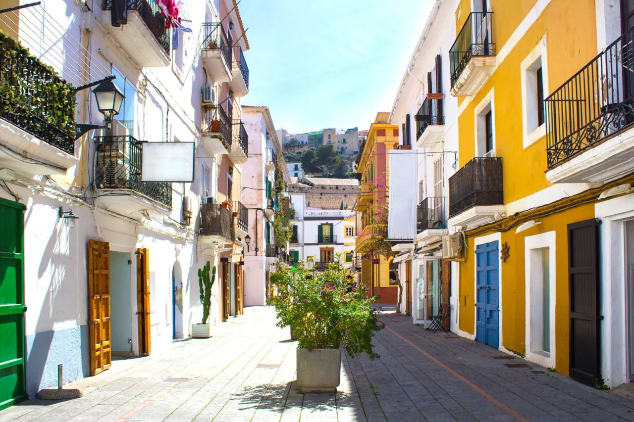 Ibiza portul și orașul vechi