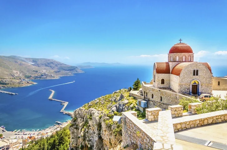Kos Port, castel și malul apei din orașul Dodecanez, Grecia