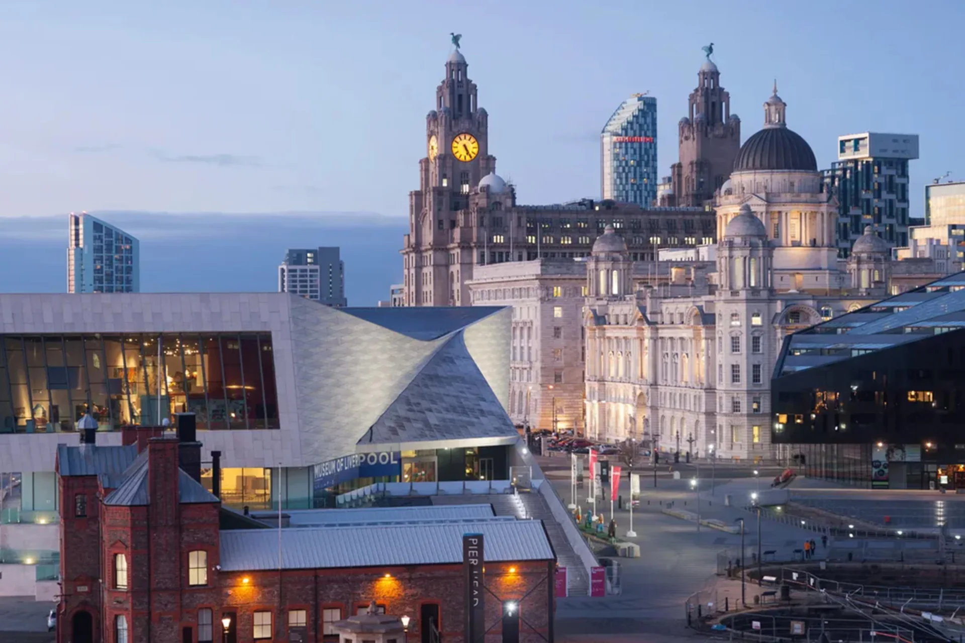 Liverpool malul mării, Three Graces și râul Mersey în Anglia