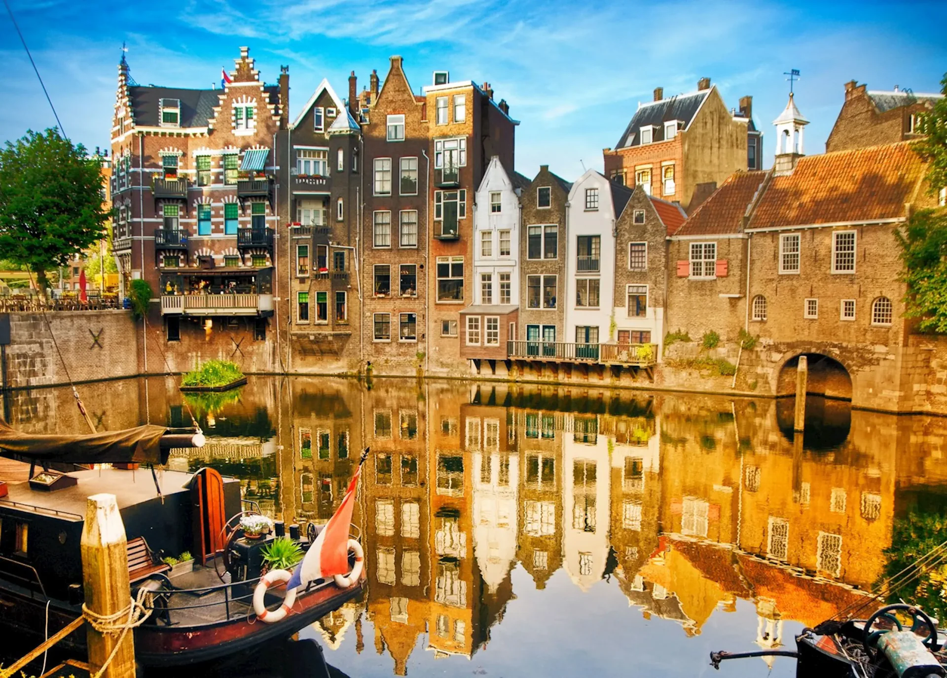 Orizontul Rotterdam, Podul Erasmus și malul apei din Țările de Jos
