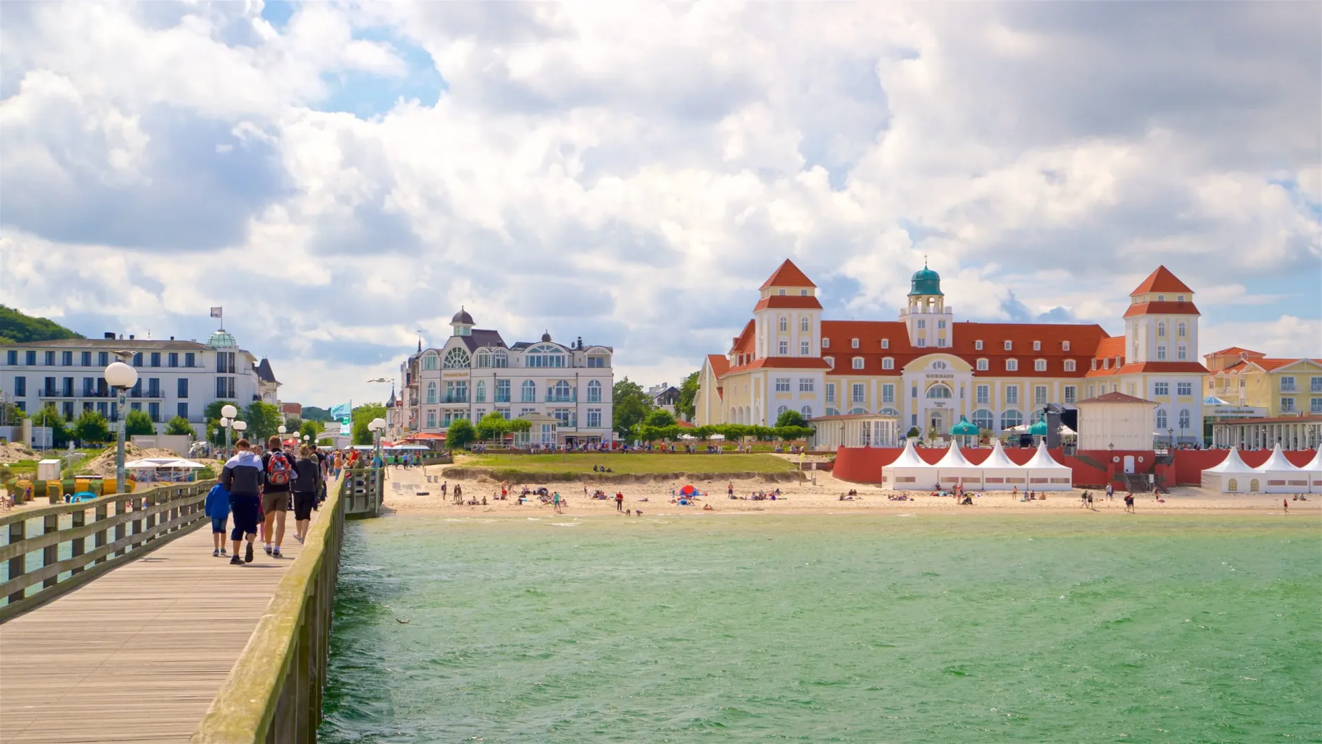 Plaja Swinoujscie, far și malul mării baltice din Polonia