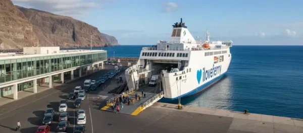 Feribotul Fred. Olsen Express la Agaete în Gran Canaria