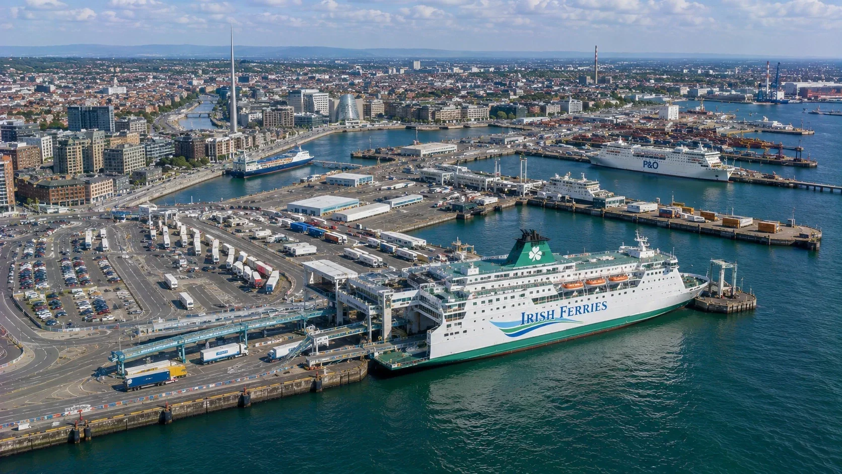 Terminalele de feriboturi pentru pasageri și portul din portul Dublin din Irlanda