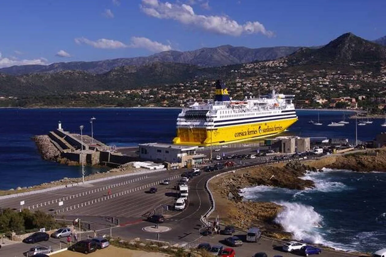 Port de feriboturi Île-Rousse