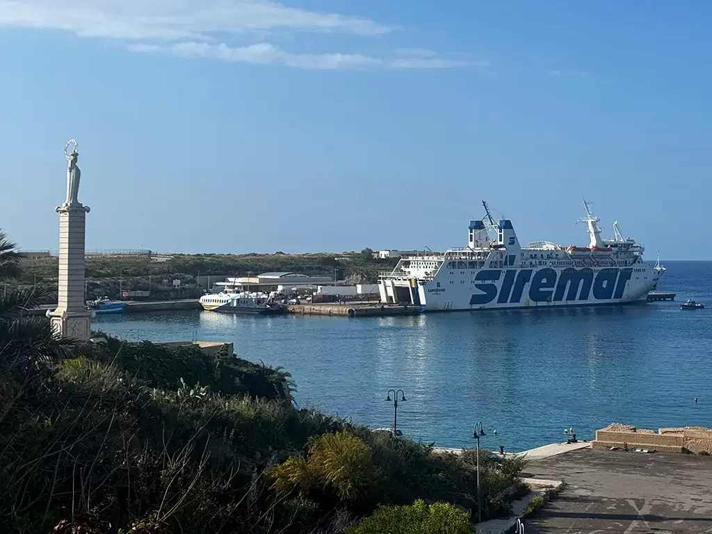 Portul de feriboturi din Lampedusa