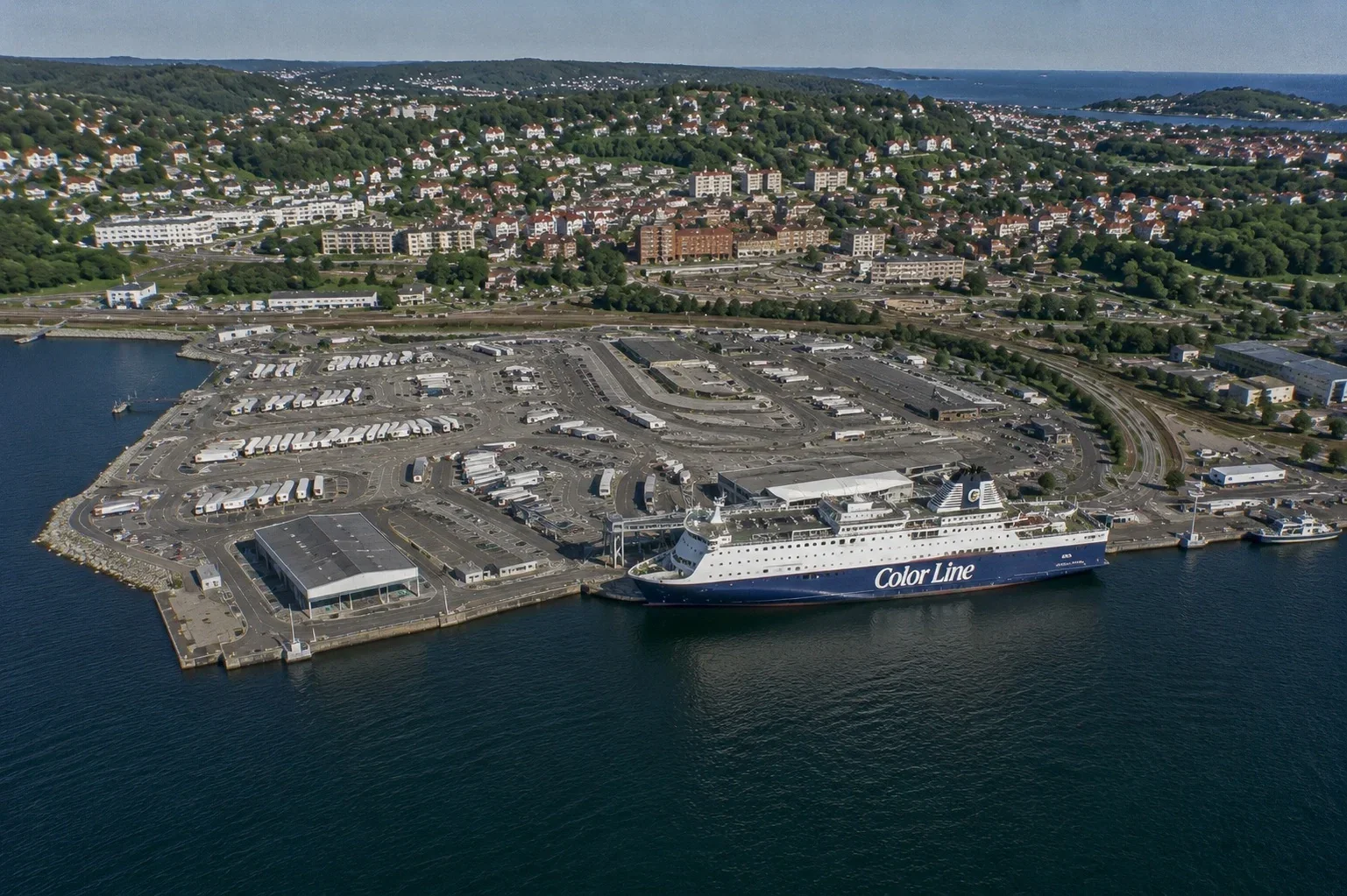 Terminalul de feriboturi pentru pasageri și vehicule Color Line la Larvik, Norvegia