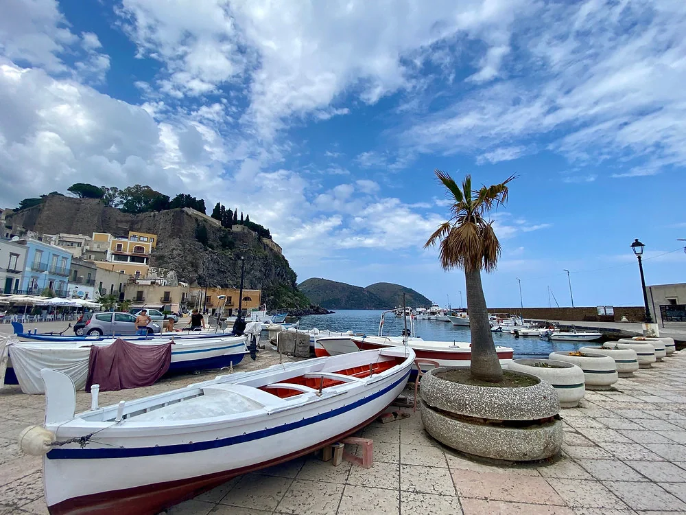 Portul de feriboturi din Lipari
