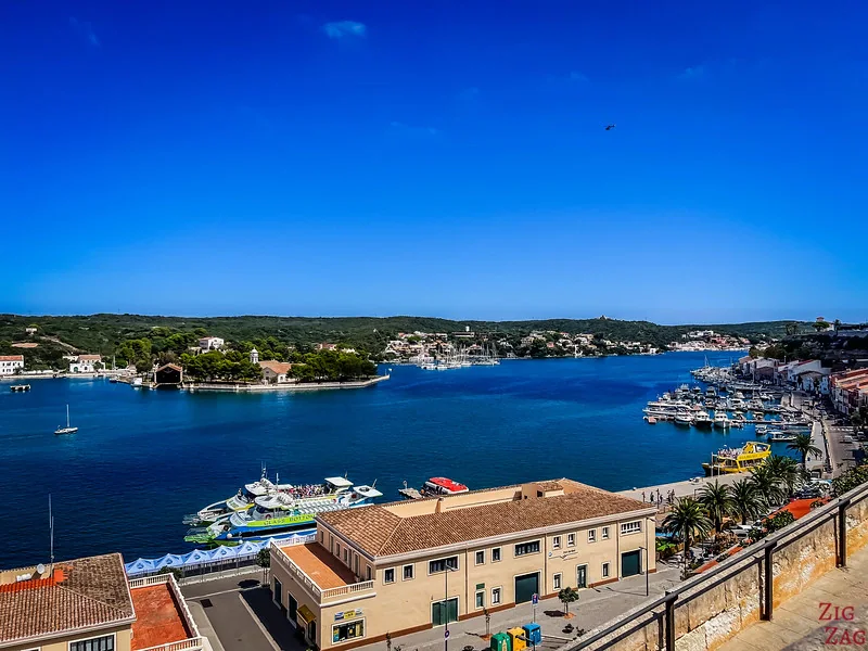 Portul de feriboturi din Mahón