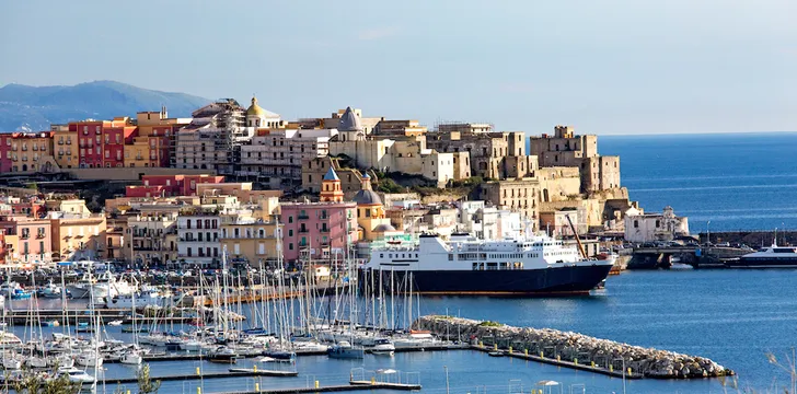 Portul de feriboturi din Pozzuoli