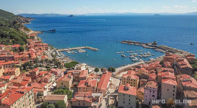 Portul de feriboturi din Rio Marina