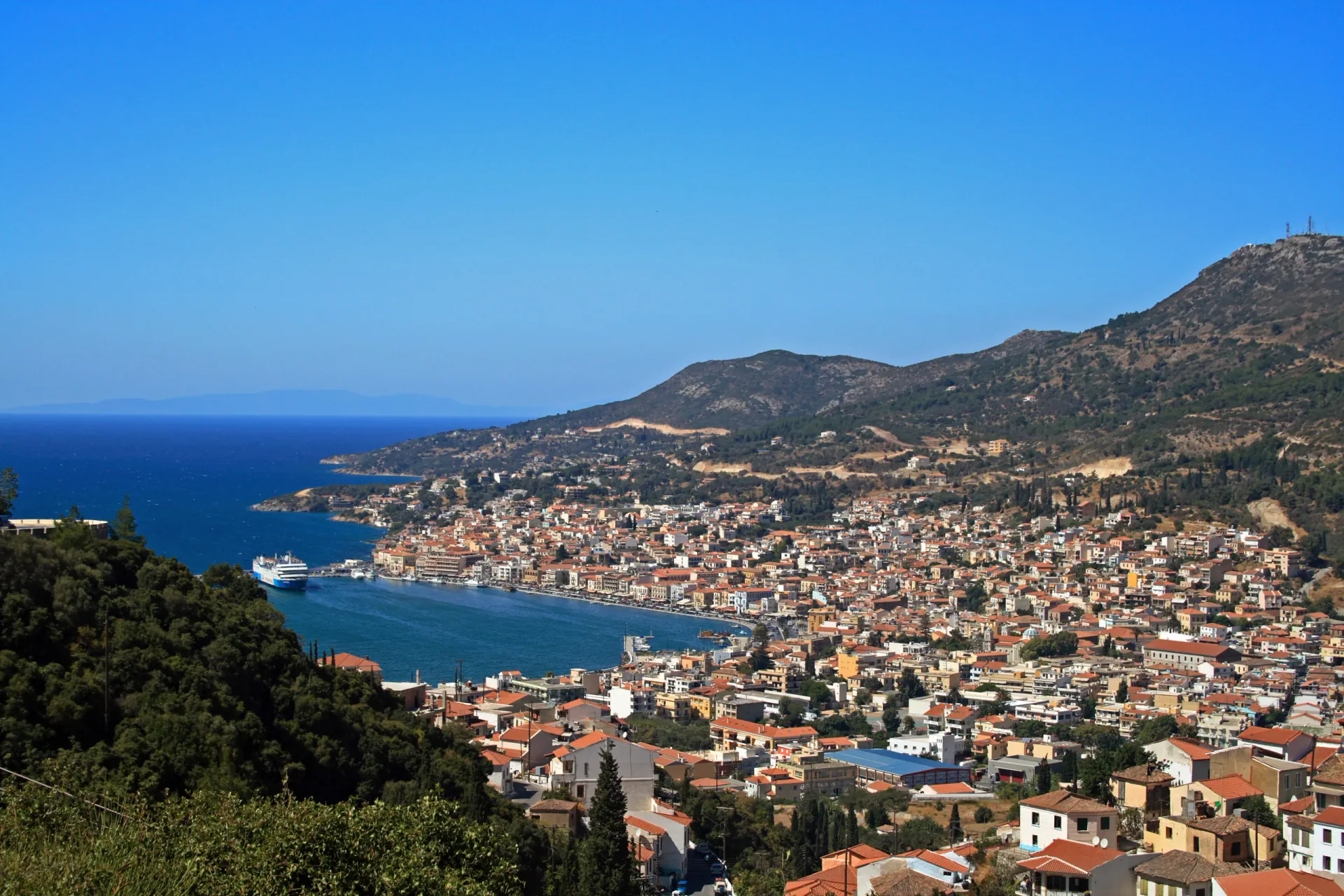 Portul de feriboturi din Samos