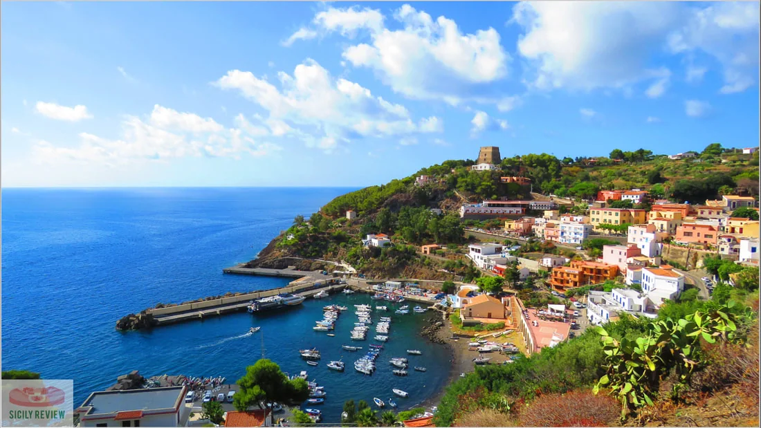 Portul de feriboturi din Ustica