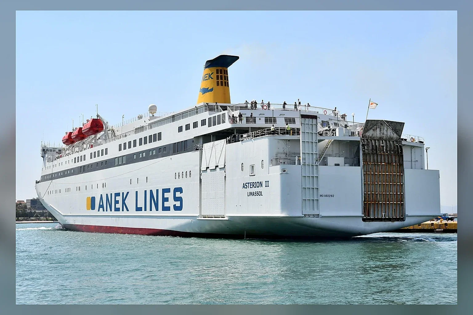 Feribotul de pasageri ANEK Lines care deservește Creta