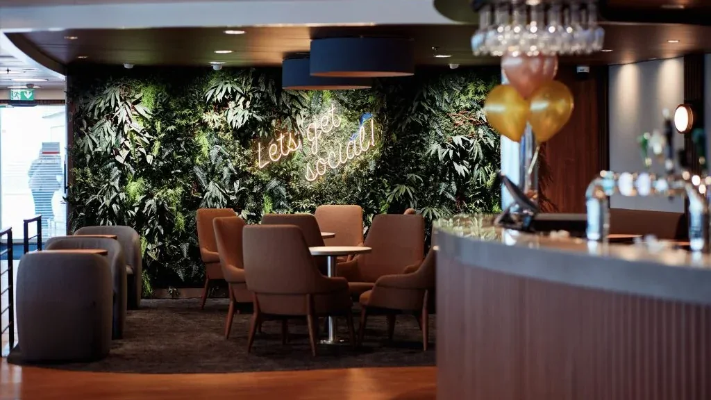 Social Café la bordul Stena Britannica