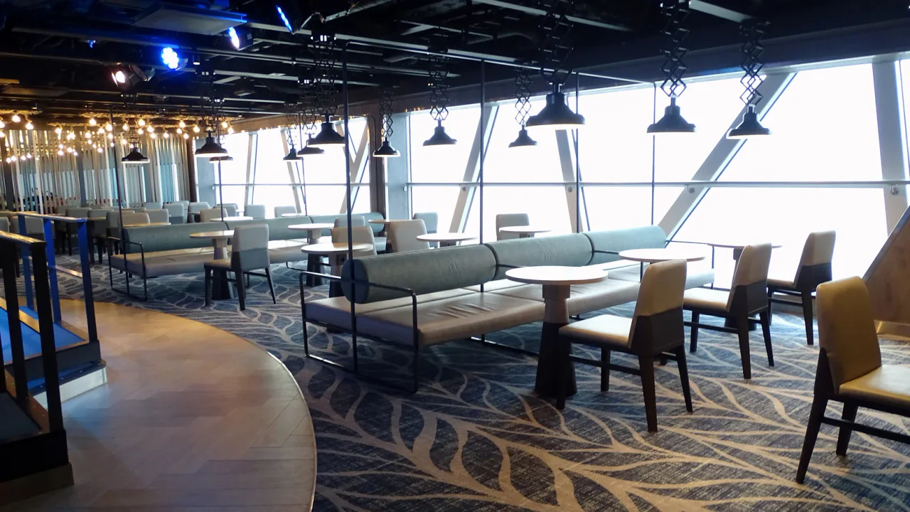 Locuri de pub și lounge la bordul Aurora Botnia