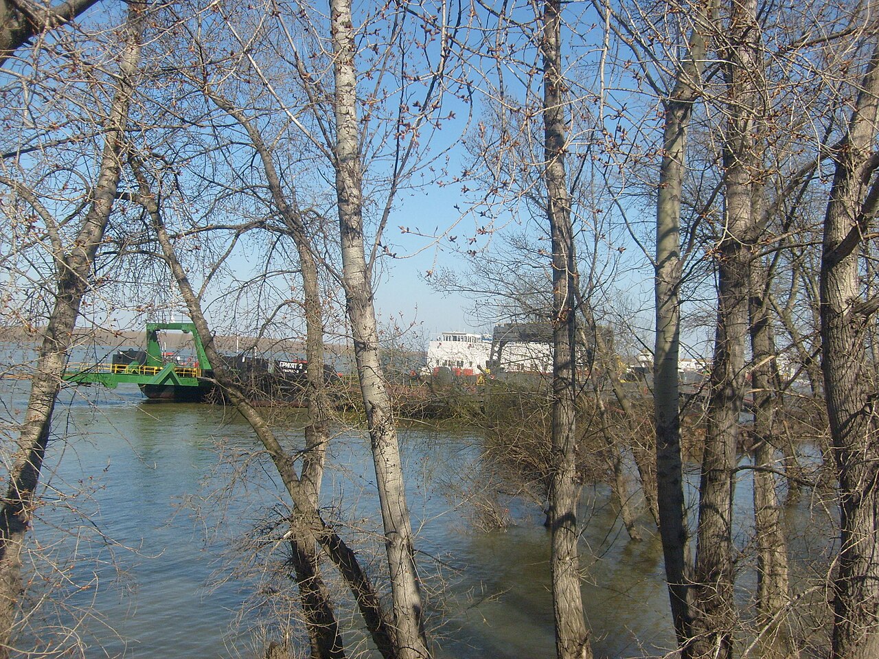 Traversare cu bacul în zona Bechet–Oryahovo