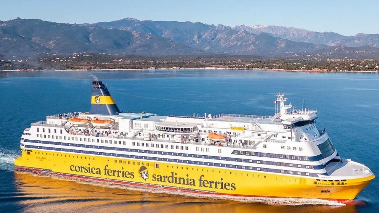 Feribotul Corsica Sardinia Ferries