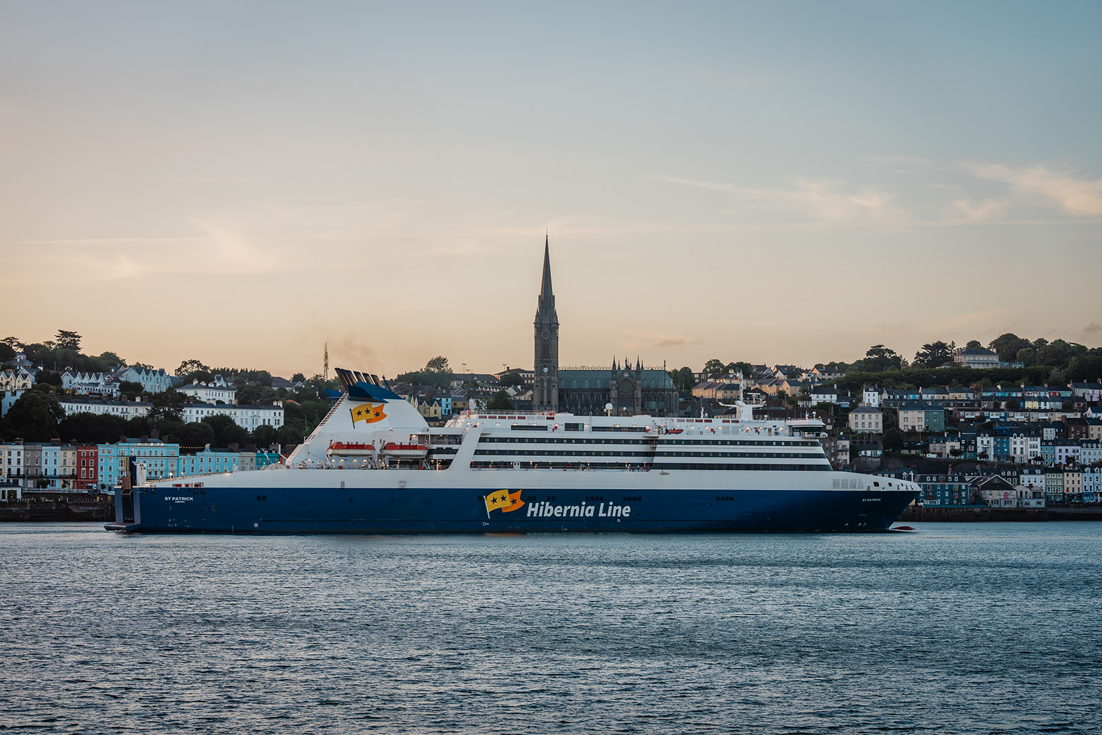 Hibernia Line serviciu de feribot